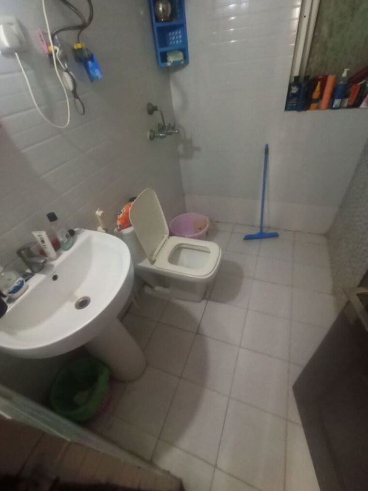 Master Bedroom, aims-golf-avenue-ii 2.5 Bedroom 1250 Sq.Ft. Apartment In Sector 75 Noida 10107288