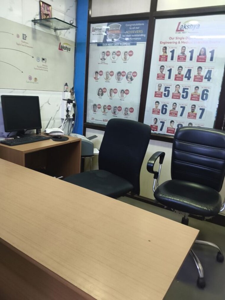 Team Area, vile parle west Commercial Shop 200 Sq.Ft. In Vile Parle West Mumbai 10107305