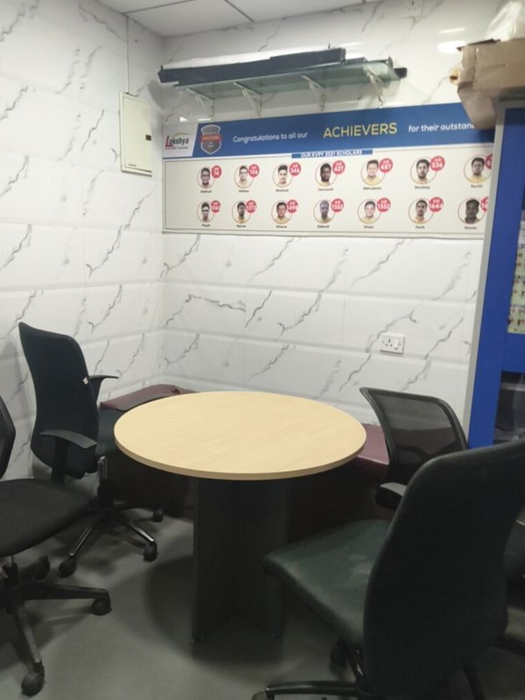 Team Area, vile parle west Commercial Shop 200 Sq.Ft. In Vile Parle West Mumbai 10107305