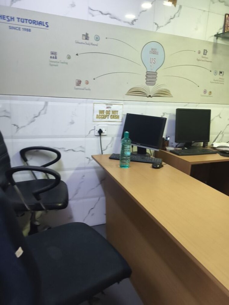 Team Area, vile parle west Commercial Shop 200 Sq.Ft. In Vile Parle West Mumbai 10107305