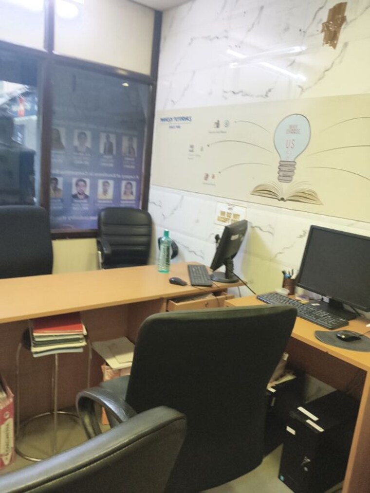 Team Area, vile parle west Commercial Shop 200 Sq.Ft. In Vile Parle West Mumbai 10107305