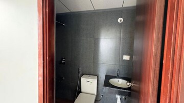 Furnished Amenities in 2 BHK Apartment at Kalpataru Paramount, Kapur Bawdi – for Rent