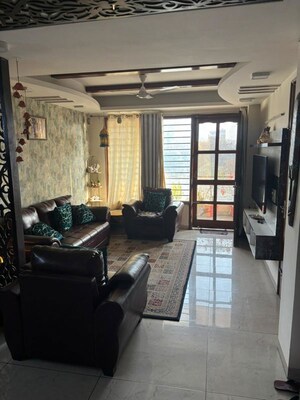 Living Room in 3 BHK Builder Floor at Ardee City, Sector 52 – for Rent