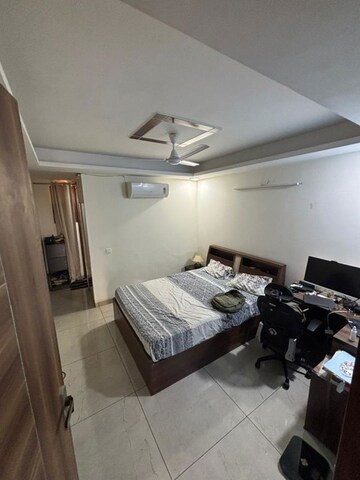 Master Bedroom in 3 BHK Builder Floor at Ardee City, Sector 52 – for Rent