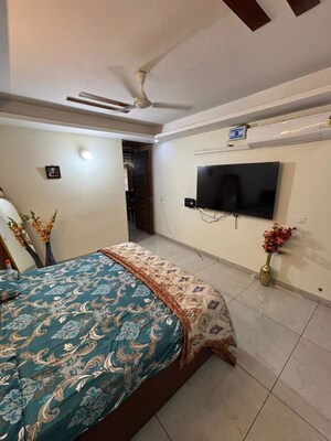 Bedroom in 3 BHK Builder Floor at Ardee City, Sector 52 – for Rent