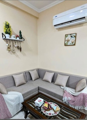 Bedroom in 3 BHK Builder Floor at Uday Arden 45, Sector 45 – for Rent