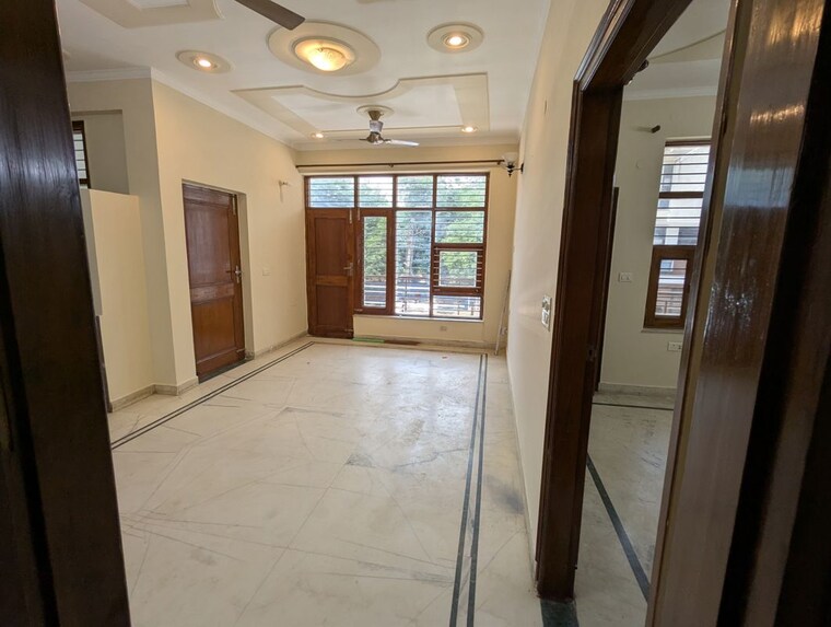 Room, sector 46 3 Bedroom 1850 Sq.Ft. Builder Floor In Sector 46 Gurgaon 10107388