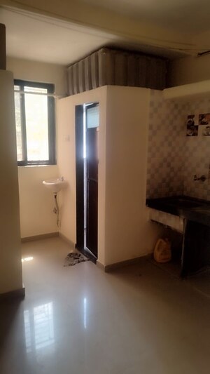Room in Studio Apartment at Dombivli West – for Rent
