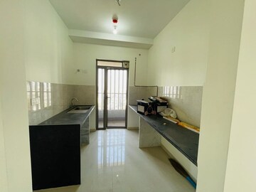 Kitchen in 2 BHK Apartment at Kalpataru Paramount, Kapur Bawdi – for Rent