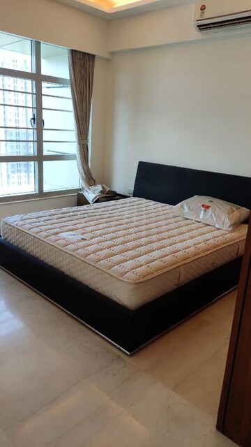 Bedroom in 3 BHK Apartment at Sheth Beaumonte, Sion East – for Rent