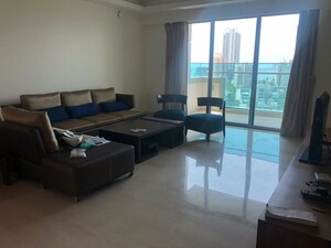 Team Area in 3 BHK Apartment at Sheth Beaumonte, Sion East – for Rent