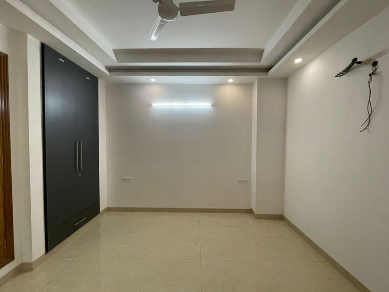Room, bptp-district 3 Bedroom 155 Sq.Yd. Builder Floor In Sector 81 Faridabad 10107540