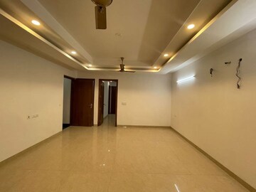 Room in 3 BHK Builder Floor at BPTP District, Sector 81 – for Sale