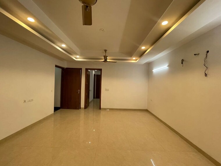 Room, bptp-district 3 Bedroom 155 Sq.Yd. Builder Floor In Sector 81 Faridabad 10107540