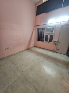 1 BHK Builder Floor For Rent in Sector 45