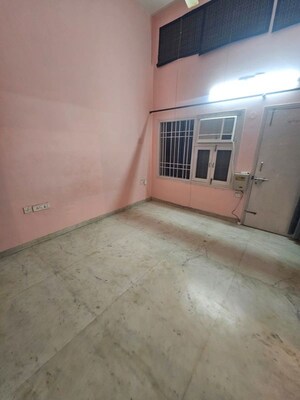 1 BHK Builder Floor For Rent in Sector 45