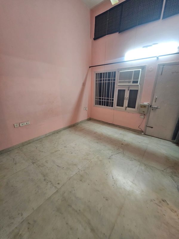 1 BHK Builder Floor For Rent in Sector 45
