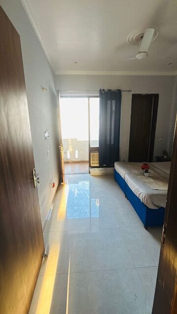 Building Lobby in 3 BHK Builder Floor at Gupta Awas, Sector 43 – for Rent