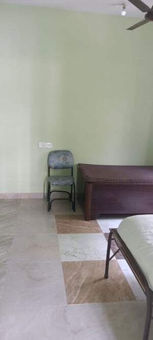 1 BHK Builder Floor For Rent in Jakhan