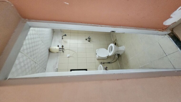 Bathroom, puri-pratham 2 Bedroom 939 Sq.Ft. Apartment In Sector 84 Faridabad 10107598