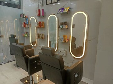 Team Area in  Shop at Charai – for Rent