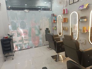 Team Area in  Shop at Charai – for Rent