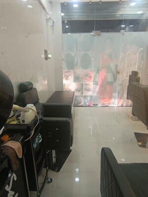 Team Area in  Shop at Charai – for Rent