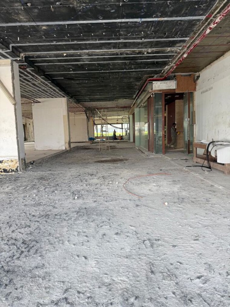  Parking, ceejay-house Commercial Office Space 11227 Sq.Ft. In Worli Mumbai 10107604