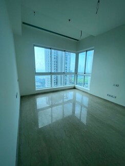 3 BHK + Servant Room Apartment For Rent in K Raheja Modern Vivarea
