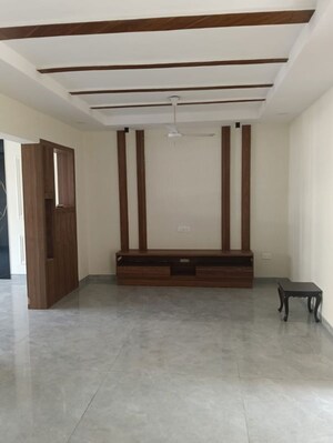 Room in 3 BHK Builder Floor at Sector 21 – for Rent