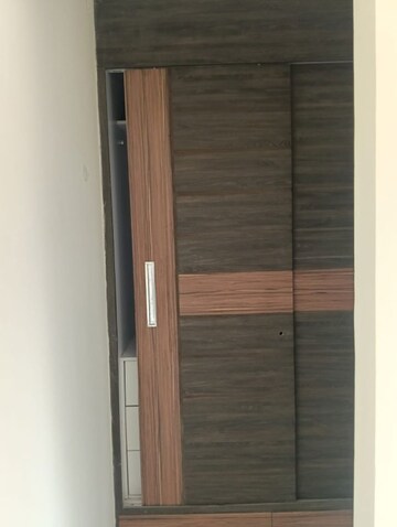 Room in 3 BHK Builder Floor at Sector 21 – for Rent