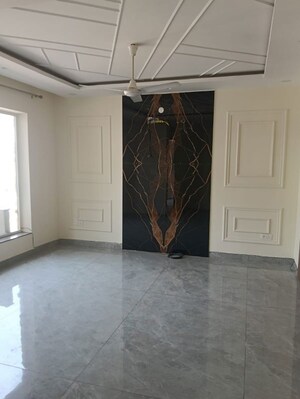 3 BHK Builder Floor For Rent in Sector 21