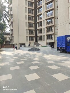3 BHK + Servant Room Apartment For Sale in Andheri East
