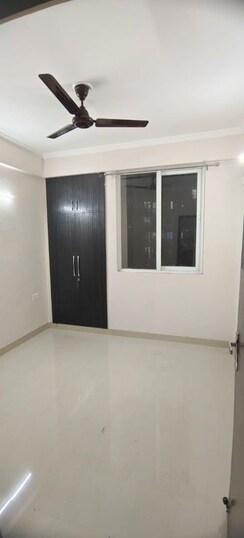 3 BHK Apartment For Rent in Amrapali Golf Homes