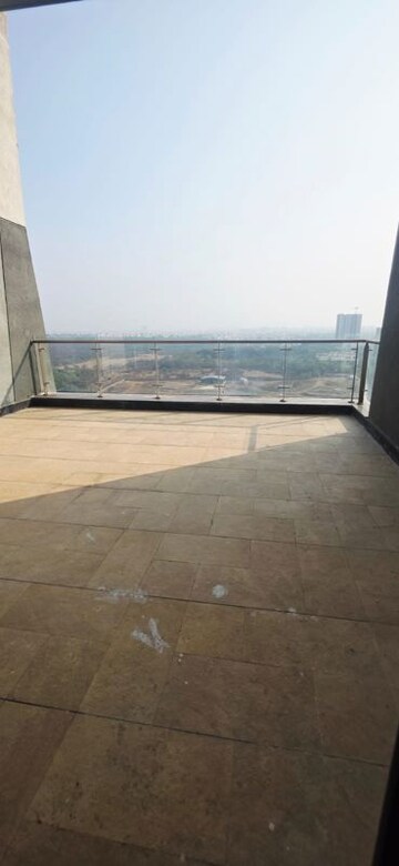 Room in 3.5 BHK Apartment at Marvel Aquanas, Kharadi – for Rent