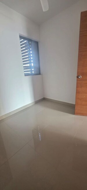 Room in 3.5 BHK Apartment at Marvel Aquanas, Kharadi – for Rent