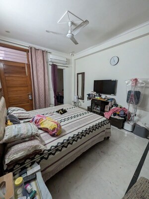 Bedroom in 2 BHK Builder Floor at Sector 45 – for Rent