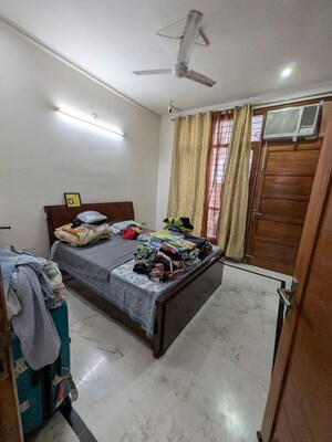 Bedroom in 2 BHK Builder Floor at Sector 45 – for Rent