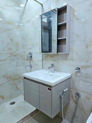 Master Bedroom in 1 BHK Independent House at Ansal Plaza Sector-23, Sector 23 – for Rent