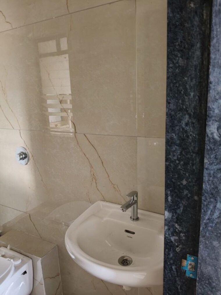 Bathroom, raunak-city-sector-4 2 Bedroom 900 Sq.Ft. Apartment In Kalyan West Thane 10107824