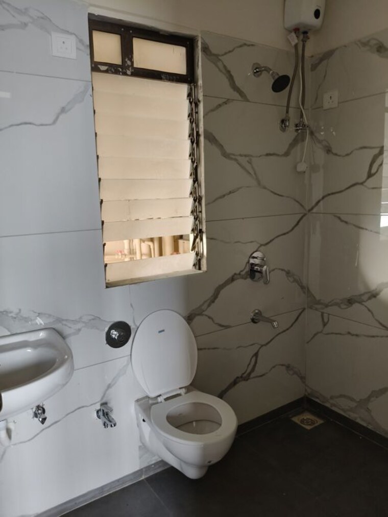 Bathroom, raunak-city-sector-4 2 Bedroom 900 Sq.Ft. Apartment In Kalyan West Thane 10107824