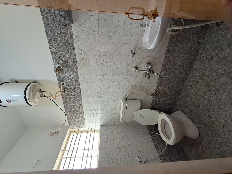 Bathroom, hsr layout 2 Bedroom 1000 Sq.Ft. Builder Floor In Hsr Layout Bangalore 10107833