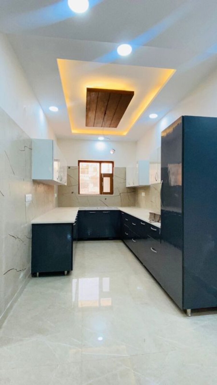 Kitchen, bptp-district 3 Bedroom 150 Sq.Yd. Builder Floor In Sector 81 Faridabad 10107837
