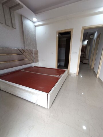 Room in 4 BHK Apartment at Gaur Saundaryam, Tech Zone 4 Greater Noida – for Sale