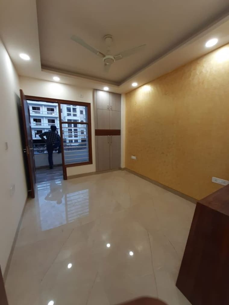 Room, parklands 4 Bedroom 350 Sq.Yd. Builder Floor In Sector 85 Faridabad 10107863