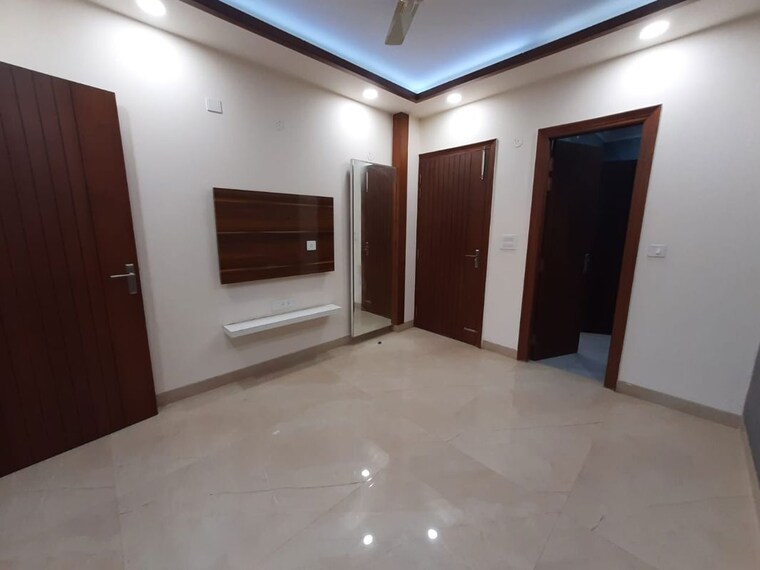 Room, parklands 4 Bedroom 350 Sq.Yd. Builder Floor In Sector 85 Faridabad 10107863