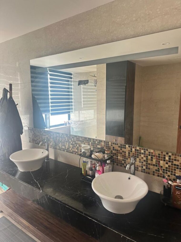 Bathroom, m3m-golf-estate-fairway-east 3.5 Bedroom 3898 Sq.Ft. Apartment In Sector 65 Gurgaon 10106418