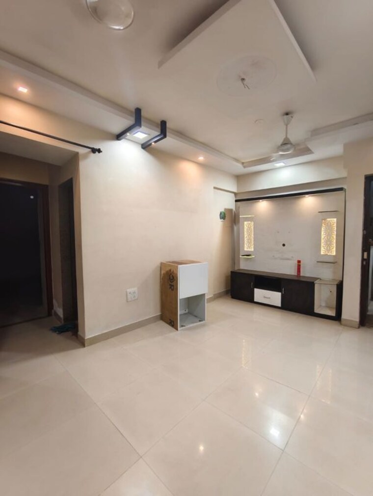 Room, everest-country-side 1.5 Bedroom 550 Sq.Ft. Apartment In Kasarvadavali Thane 10107917