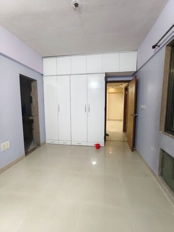 Room in 1.5 BHK Apartment at Everest Country Side, Kasarvadavali – for Rent