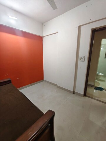 Room in 1.5 BHK Apartment at Everest Country Side, Kasarvadavali – for Rent